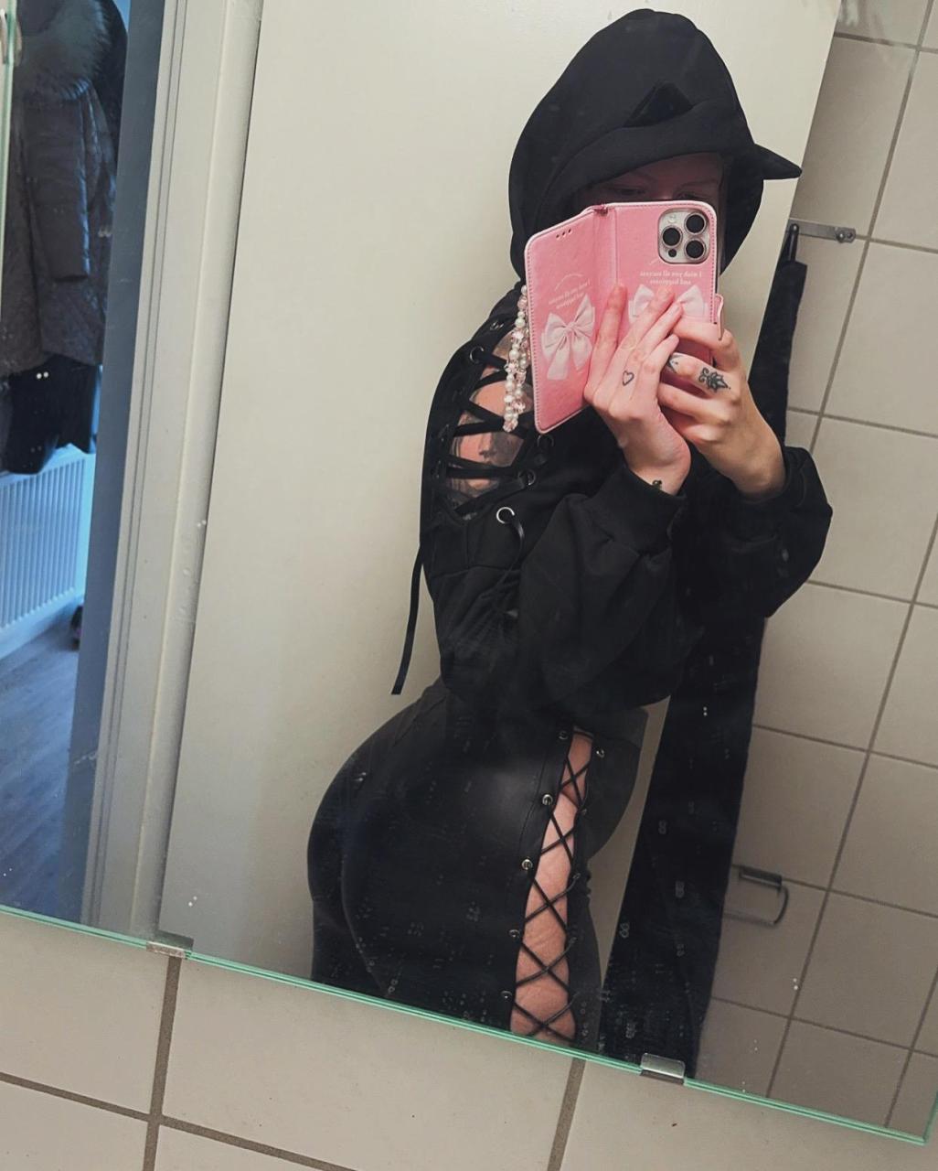 Blondrebel