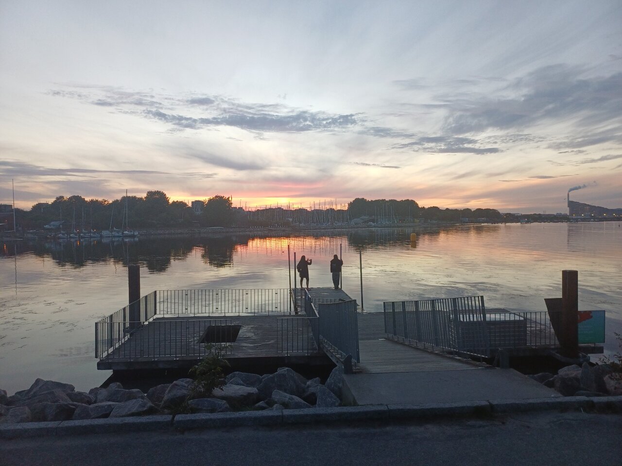 Solnedgang på Amager strand umiddelbart efter der har været solformørkelse.